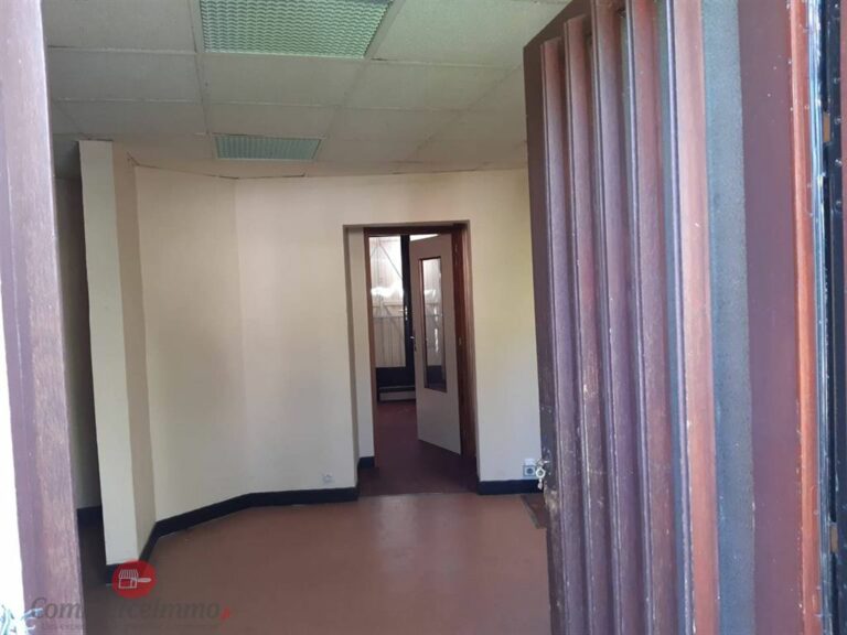LocationPure Commercial SANTENY 94440 2 LocationPure Commercial SANTENY 94440 2