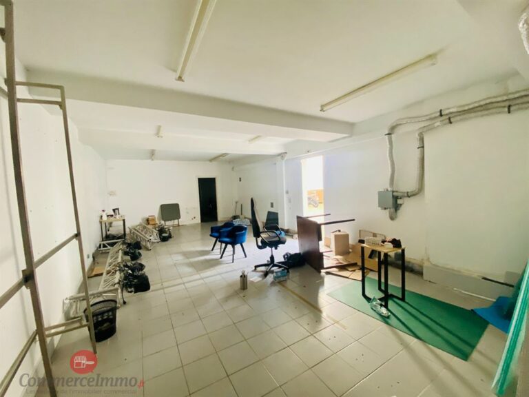 LocationPure Commercial  PUTEAUX 92800 3 LocationPure Commercial  PUTEAUX 92800 3