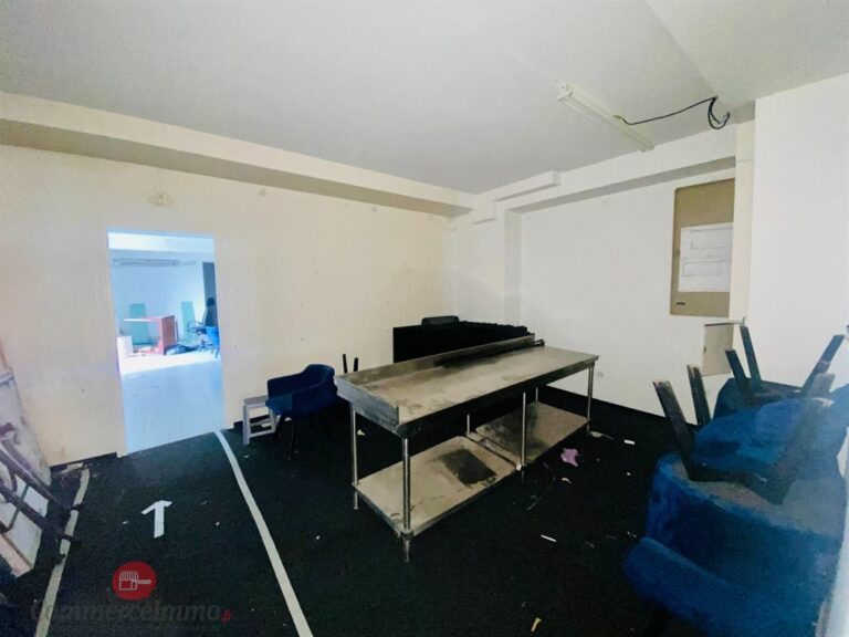 LocationPure Commercial PUTEAUX 92800 4 LocationPure Commercial PUTEAUX 92800 4