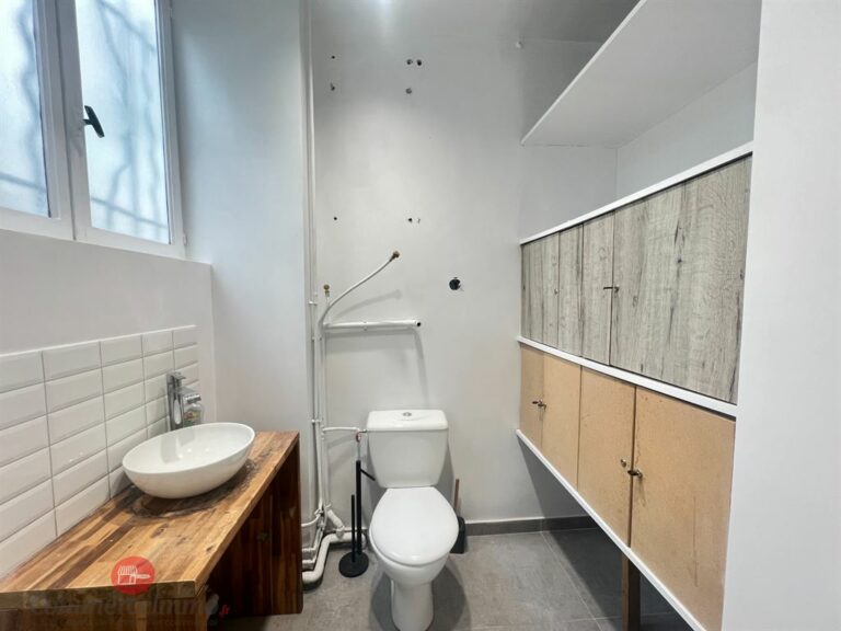 LocationPure Commercial  PARIS 75011 4