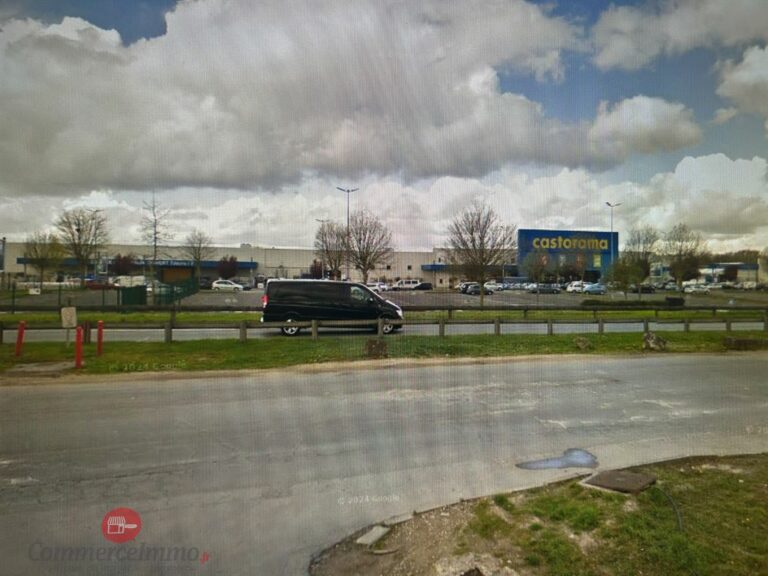 LocationPure Commercial  CLAYE SOUILLY 77410 2