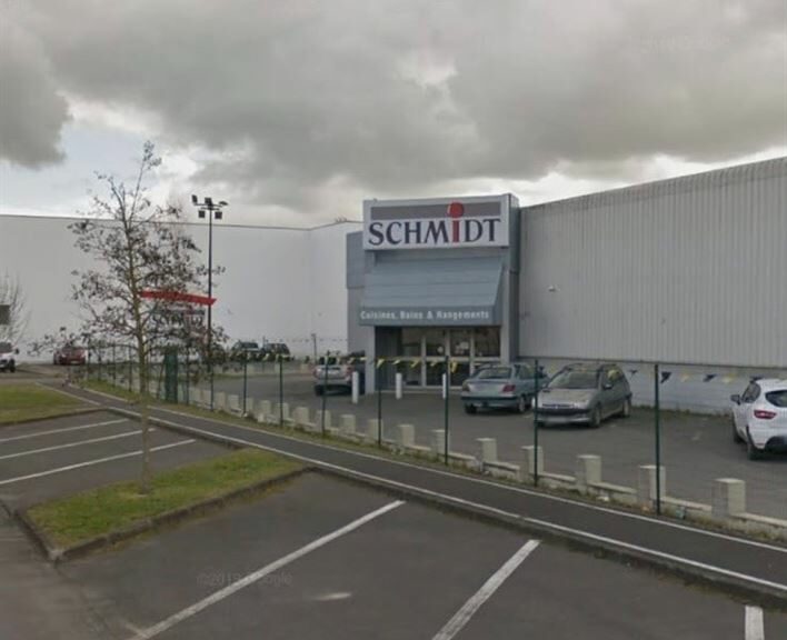 LocationPure Commercial  CLAYE SOUILLY 77410 1