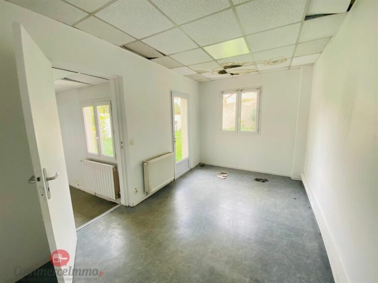 LocationPure Commercial  LES PAVILLONS SOUS BOIS 93320 1