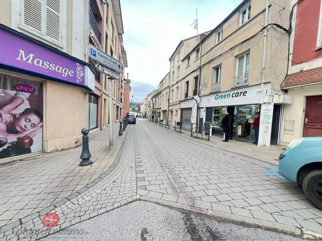 LocationPure Commercial Esthetique