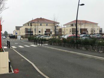 Location Commercial  VILLECRESNES 94440 1