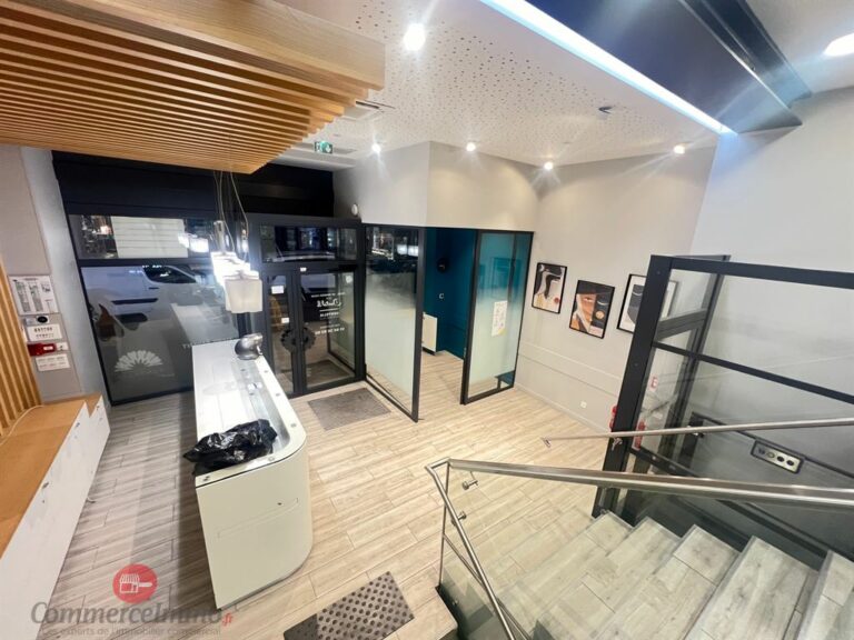 LocationPure Commercial  NANTERRE 92000 2