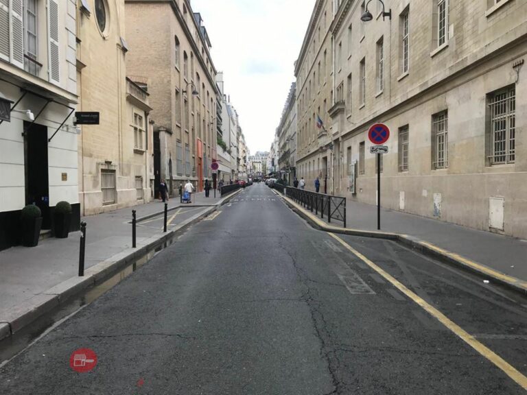 LocationPure Commercial  PARIS 75007 3