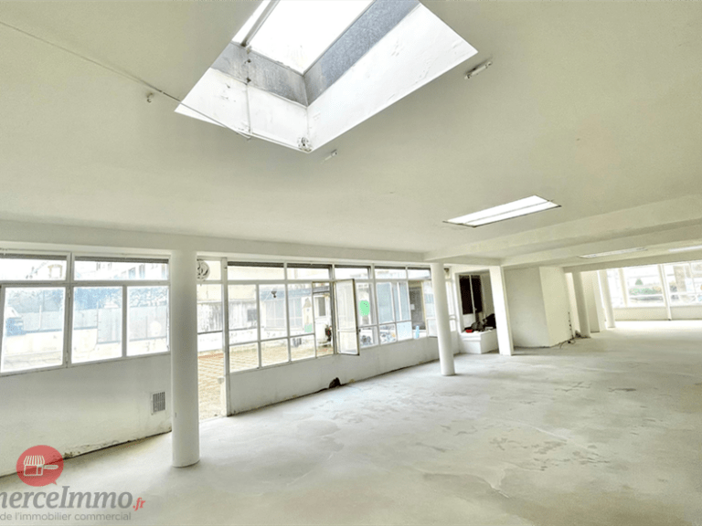 LocationPure Commercial  LE RAINCY 93340 3