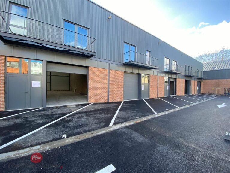 LocationPure Commercial  MONTMAGNY 95360 1