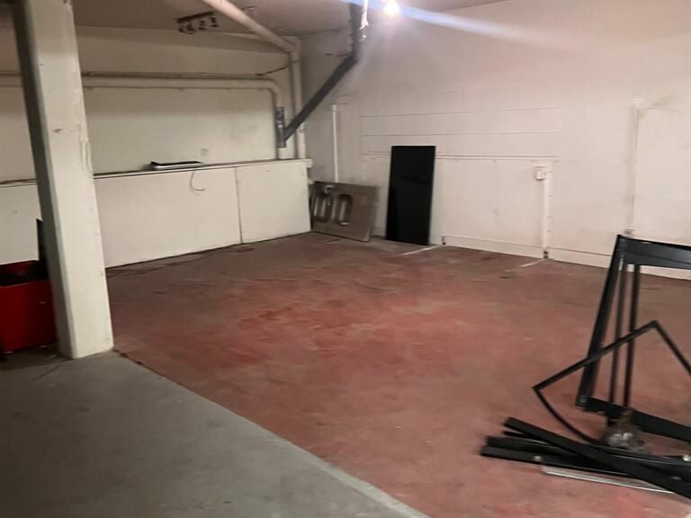 LocationPure Commercial  POISSY 78300 6