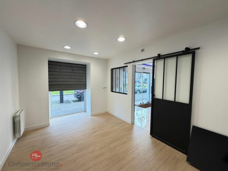 LocationPure Commercial  LIVRY GARGAN 93190 3