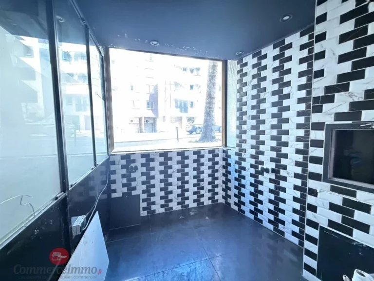 Local commercial de 120 m² à louer à Paris 19e, photo 2