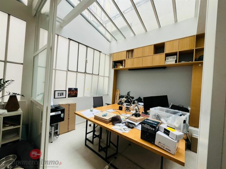 LocationPure Commercial  PARIS 75010 2