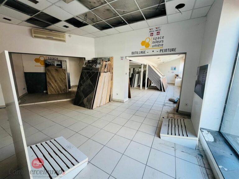 LocationPure Commercial  VILLEMOMBLE 93250 2