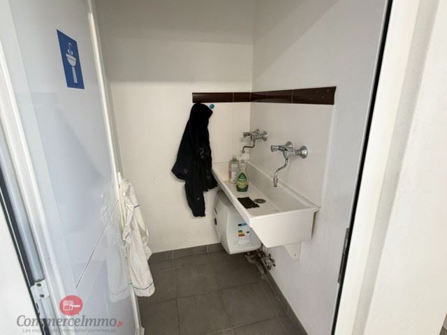 LocationPure Commercial  MONTREUIL 93100 2