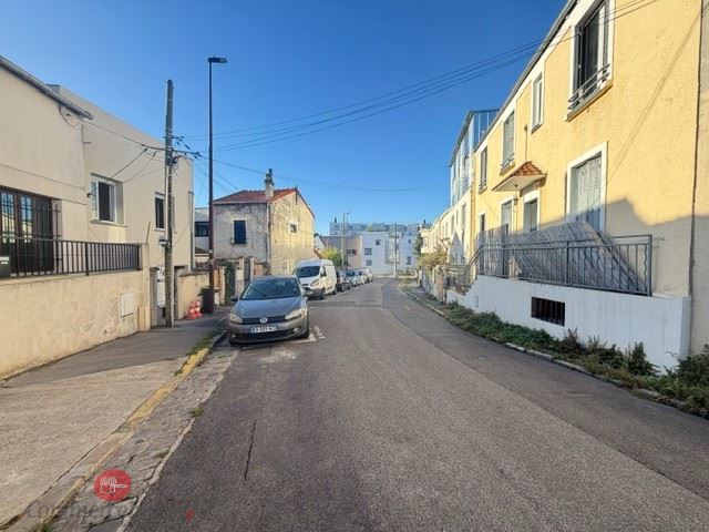 LocationPure Commercial  MONTREUIL 93100 4