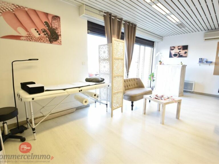 LocationPure Commercial  LONGNES 78980 2