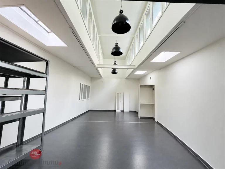 Local commercial de 91 m² à louer à Paris 18e, photo 3