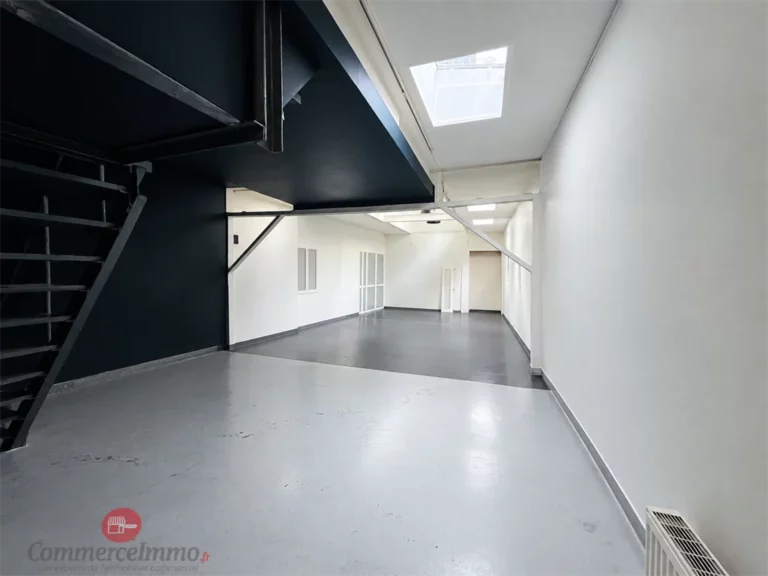 Local commercial de 91 m² à louer à Paris 18e, photo 2