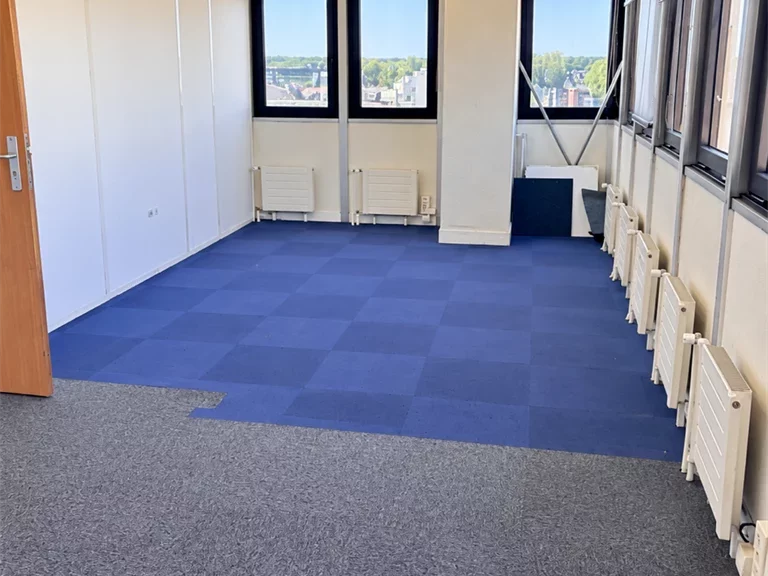 Local professionnel de 105 m² à louer à Melun (77), photo 3
