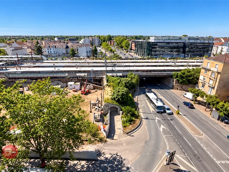 Local professionnel de 105 m² à louer à Melun (77), photo 6