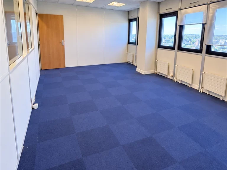 Local professionnel de 105 m² à louer à Melun (77), photo 1