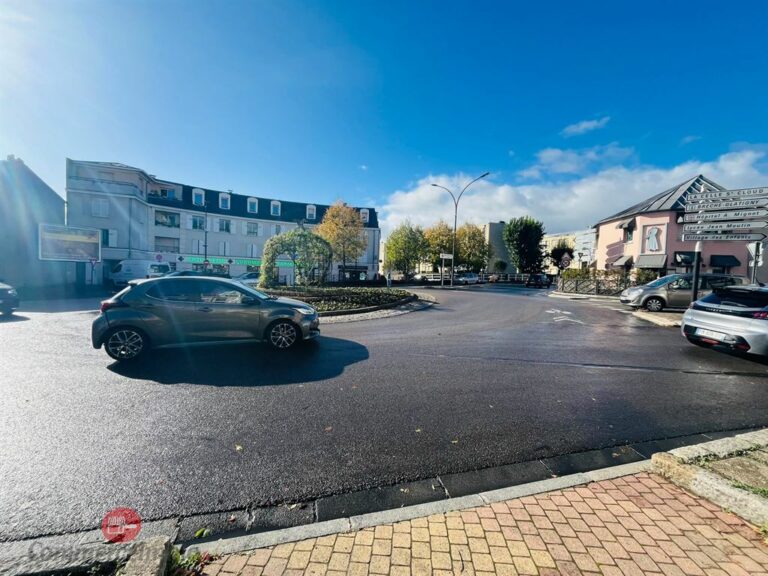 Local commercial de 104 m² en cession de bail à Le Chesnay-Rocquencourt (78), photo 7