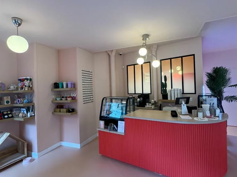 Local commercial de 50 m² en cession de bail à Paris 16e, photo 2