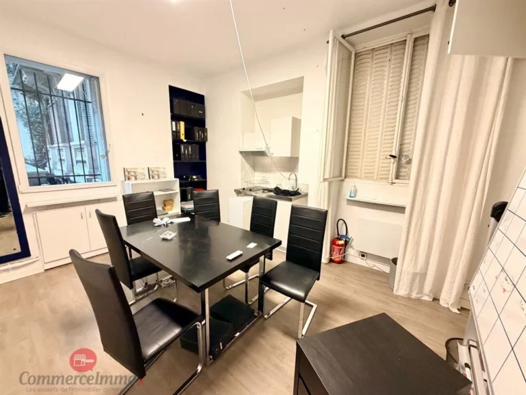 Local commercial de 80 m² à louer à Paris 16e, photo 4