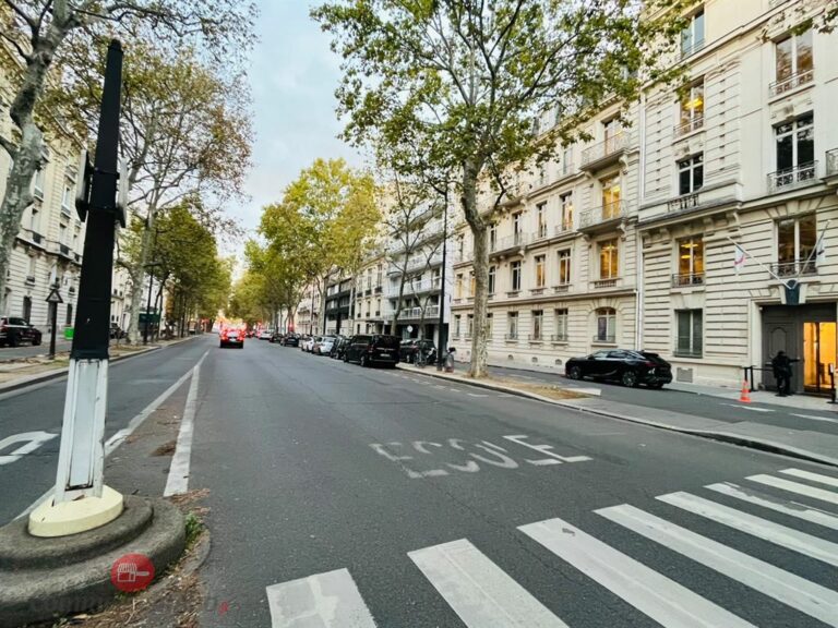 Local commercial de 80 m² à louer à Paris 7e, photo 6