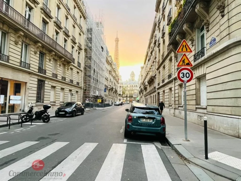 Local commercial de 80 m² à louer à Paris 7e, photo 1
