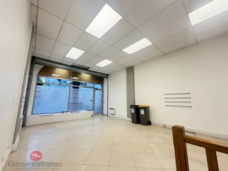 Local commercial de 107 m² à louer à Sèvres (92), photo 2