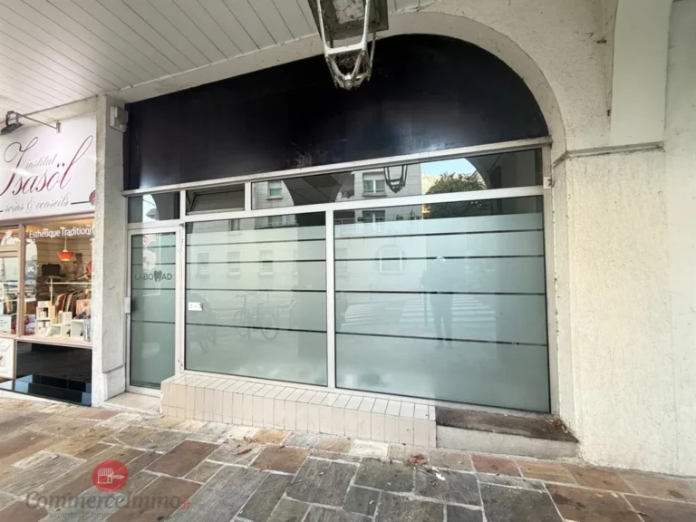 Local commercial de 107 m² à louer à Sèvres (92), photo 1